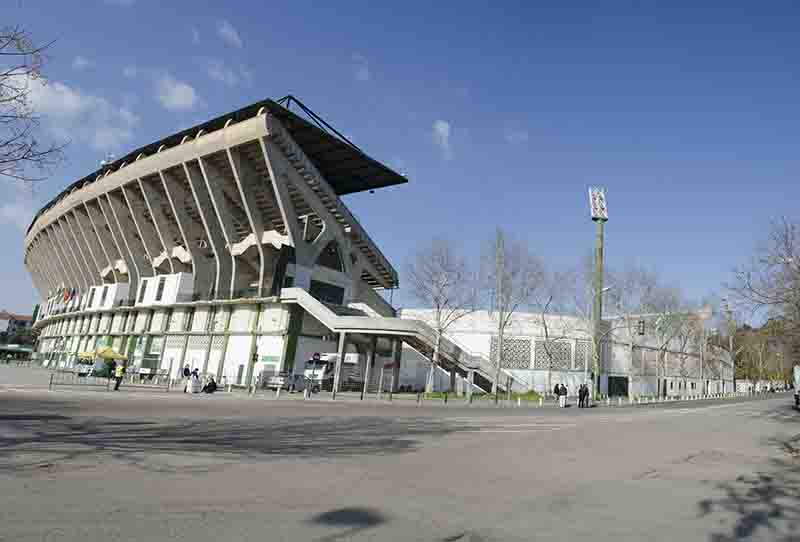 Sevilla 280 - campo de fútbol del Real Betis - Benito Villamarin.jpg
